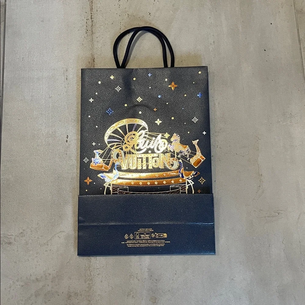 Louis Vuitton 2024 Christmas Bag - Picture 2 of 5